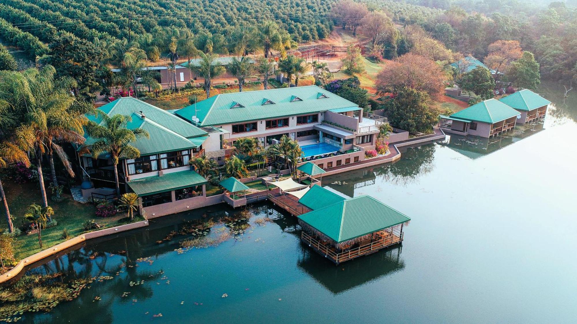 Bambuu Lakeside Lodge Хейзивью Экстерьер фото