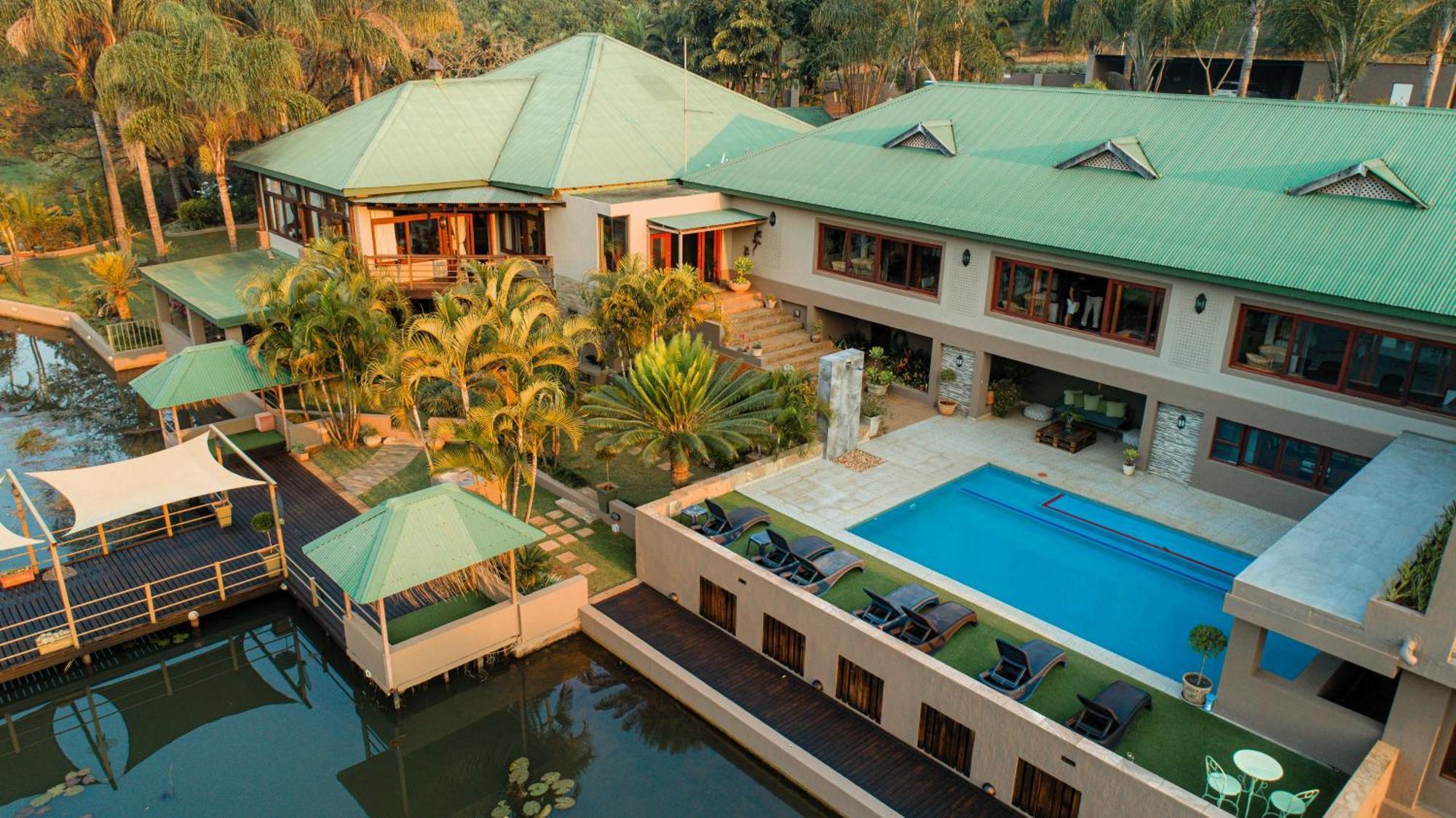 Bambuu Lakeside Lodge Хейзивью Экстерьер фото