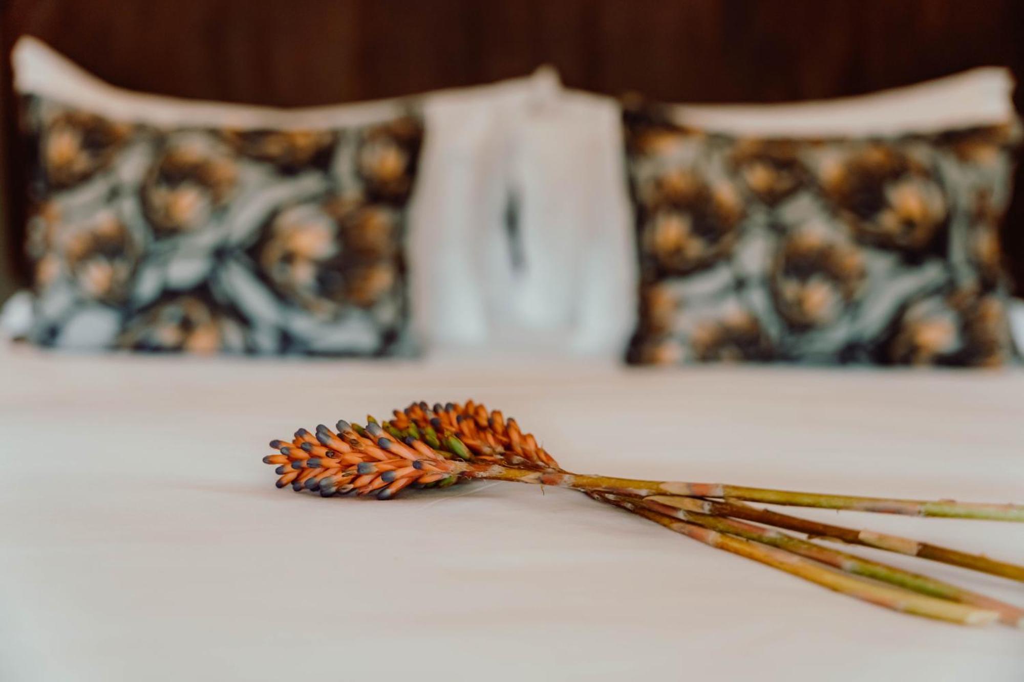 Bambuu Lakeside Lodge Хейзивью Экстерьер фото
