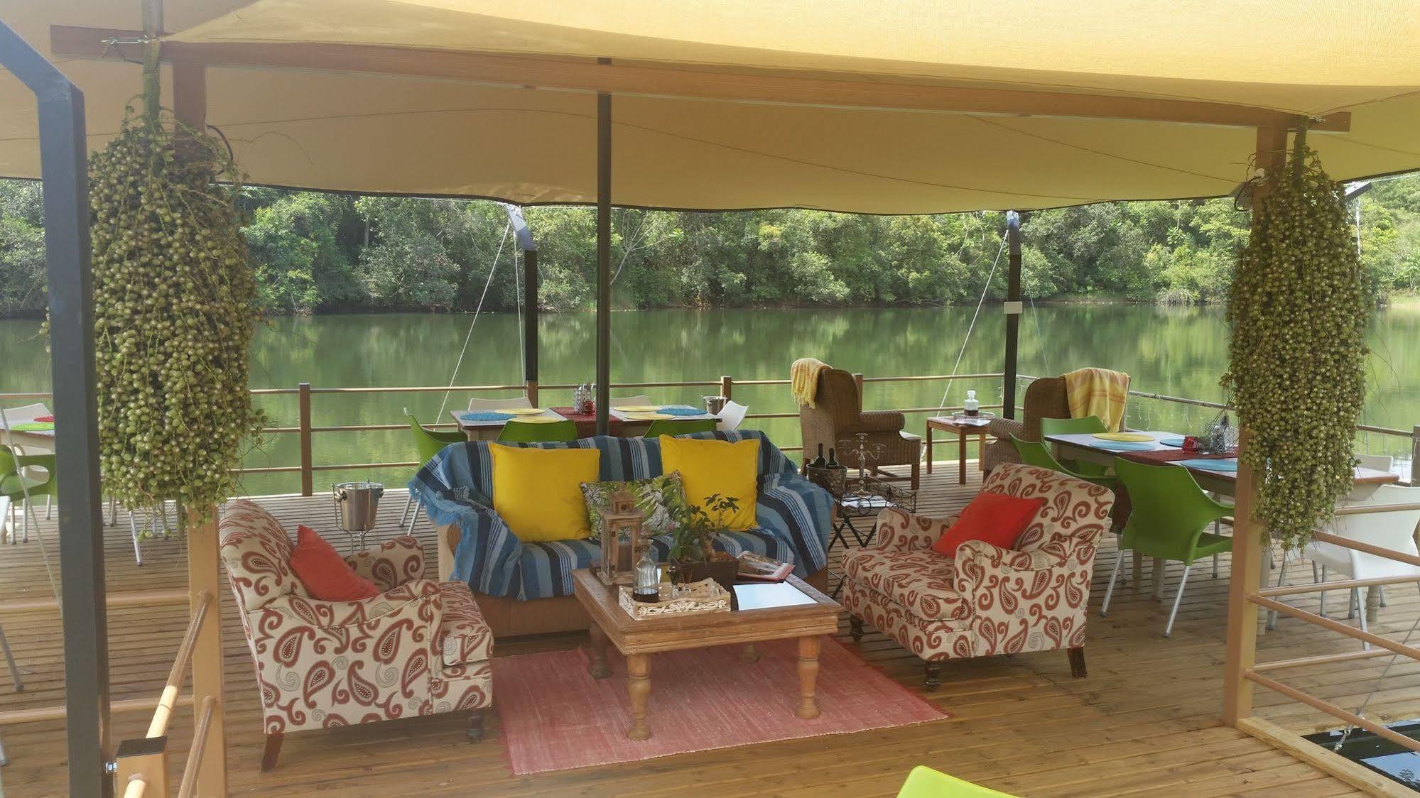 Bambuu Lakeside Lodge Хейзивью Экстерьер фото
