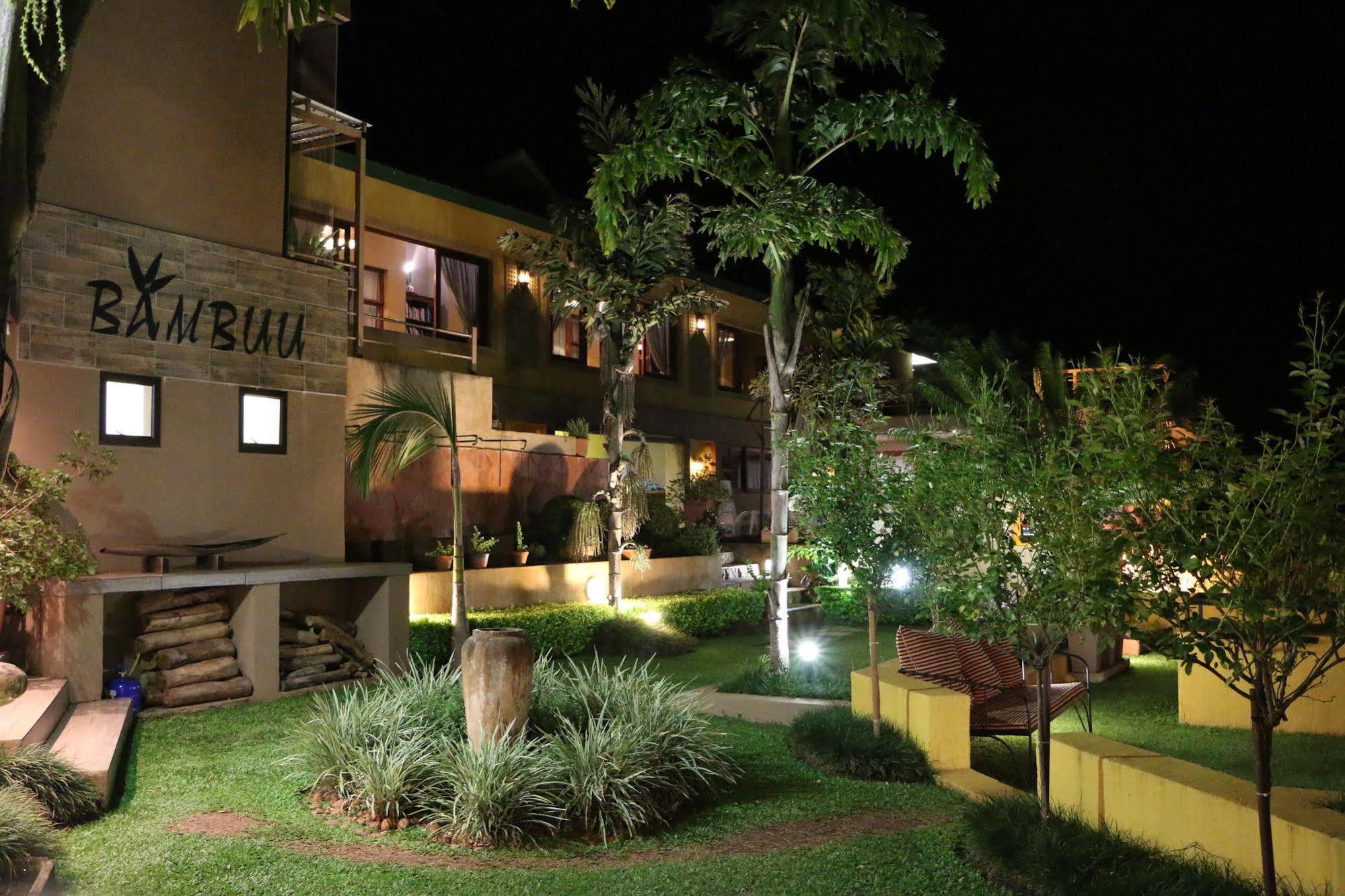 Bambuu Lakeside Lodge Хейзивью Экстерьер фото