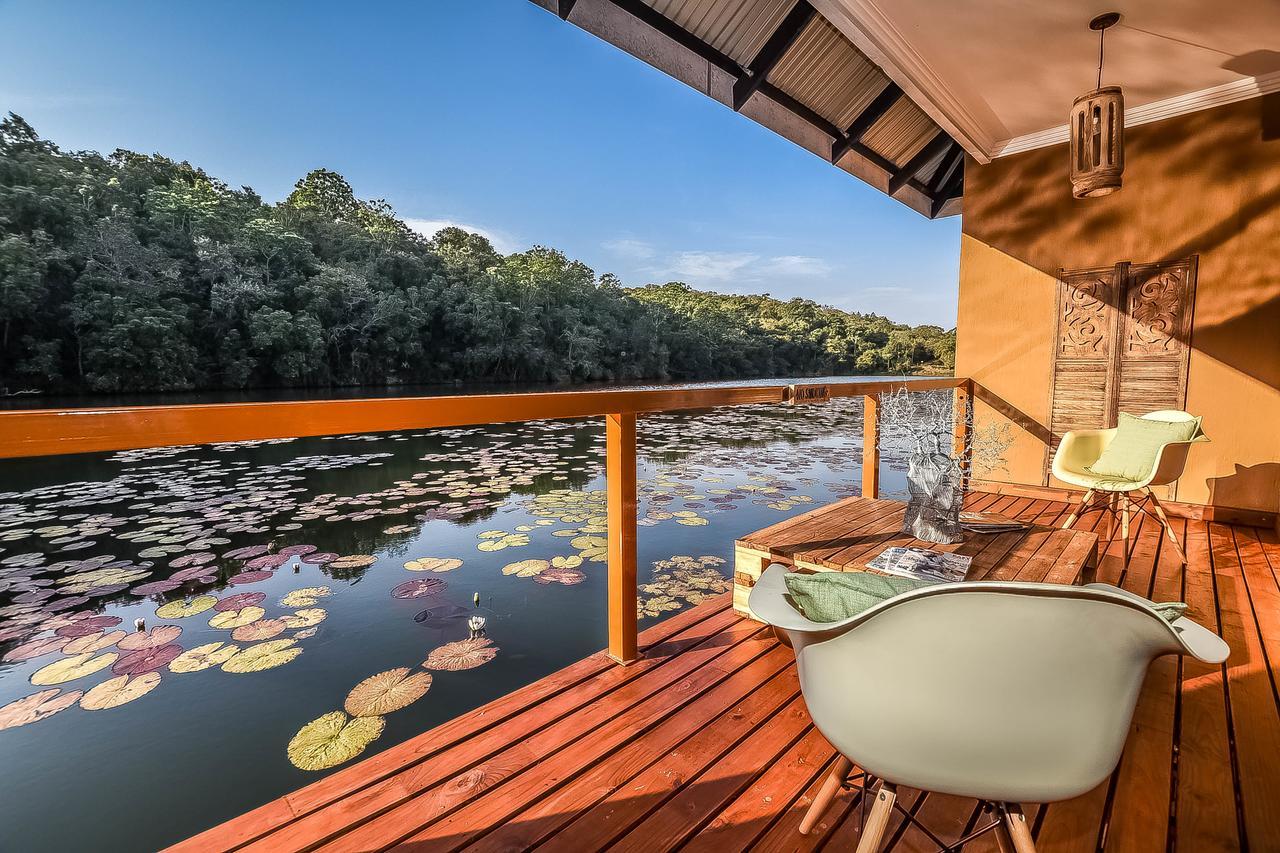 Bambuu Lakeside Lodge Хейзивью Экстерьер фото